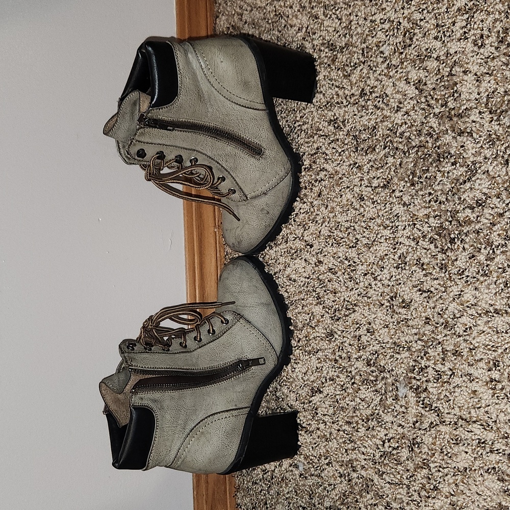 Maurices 6M Booties